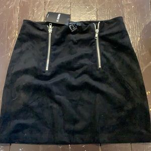 Black NEW forever 21 skirt